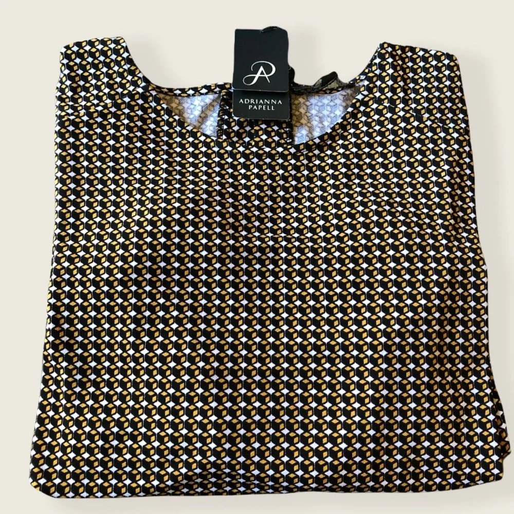 ✳️NEW✳️Geometric pattern blouse - Picture 3 of 3
